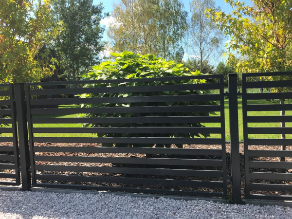 Ogrodzenia-metalowe-oraz-drewniane-13